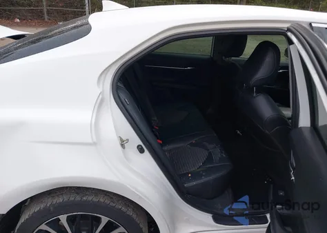 2020 Toyota Camry Se z USA, uszkodzony, nr VIN 4T1G11AK5LU935900